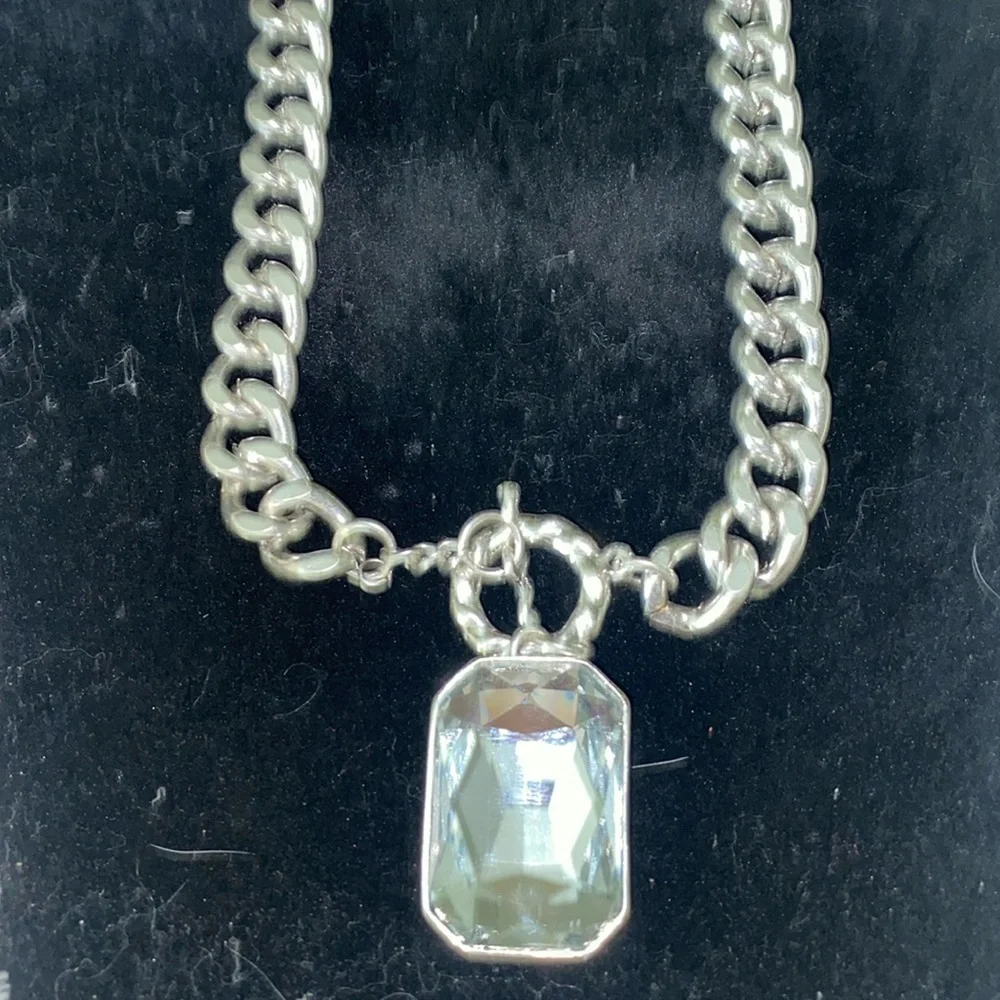 Traci Lynn Bold Chunky Large Silver Tone Necklace - Picture 3 of 8